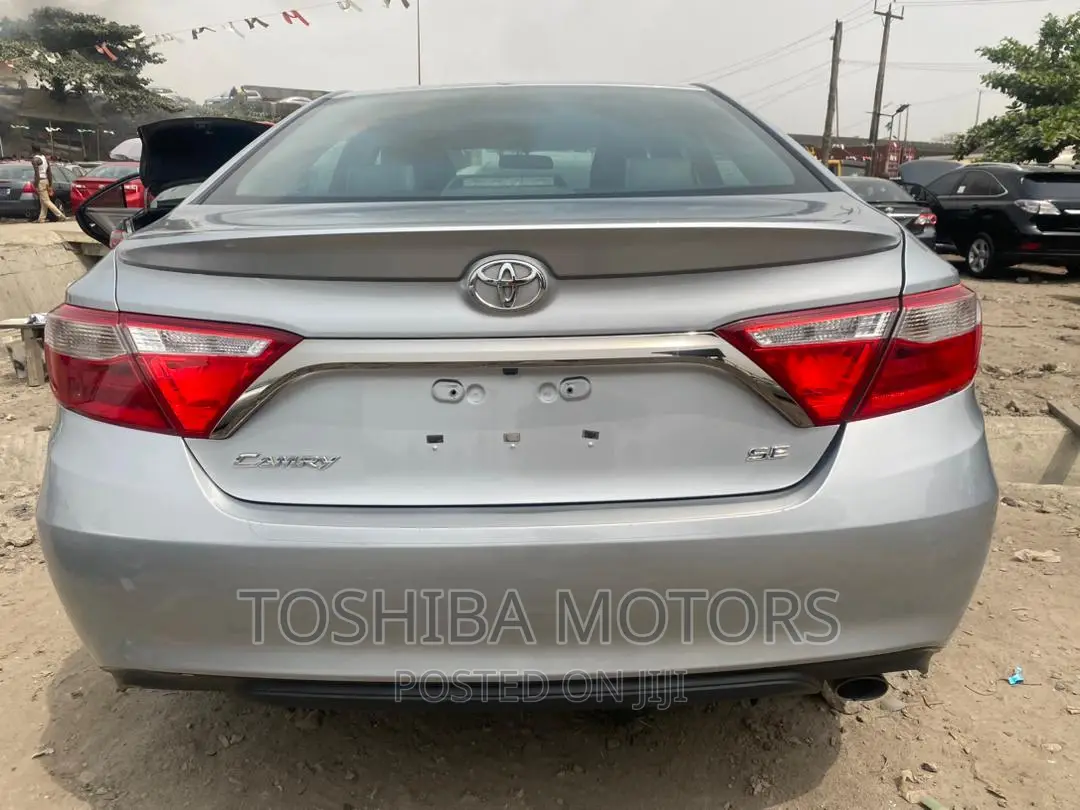 Toyota Camry 2015 Silver