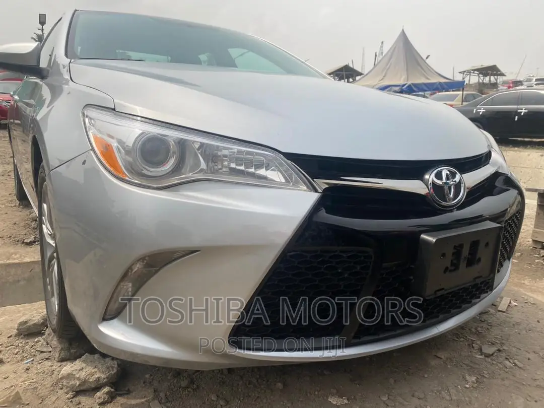 Toyota Camry 2015 Silver