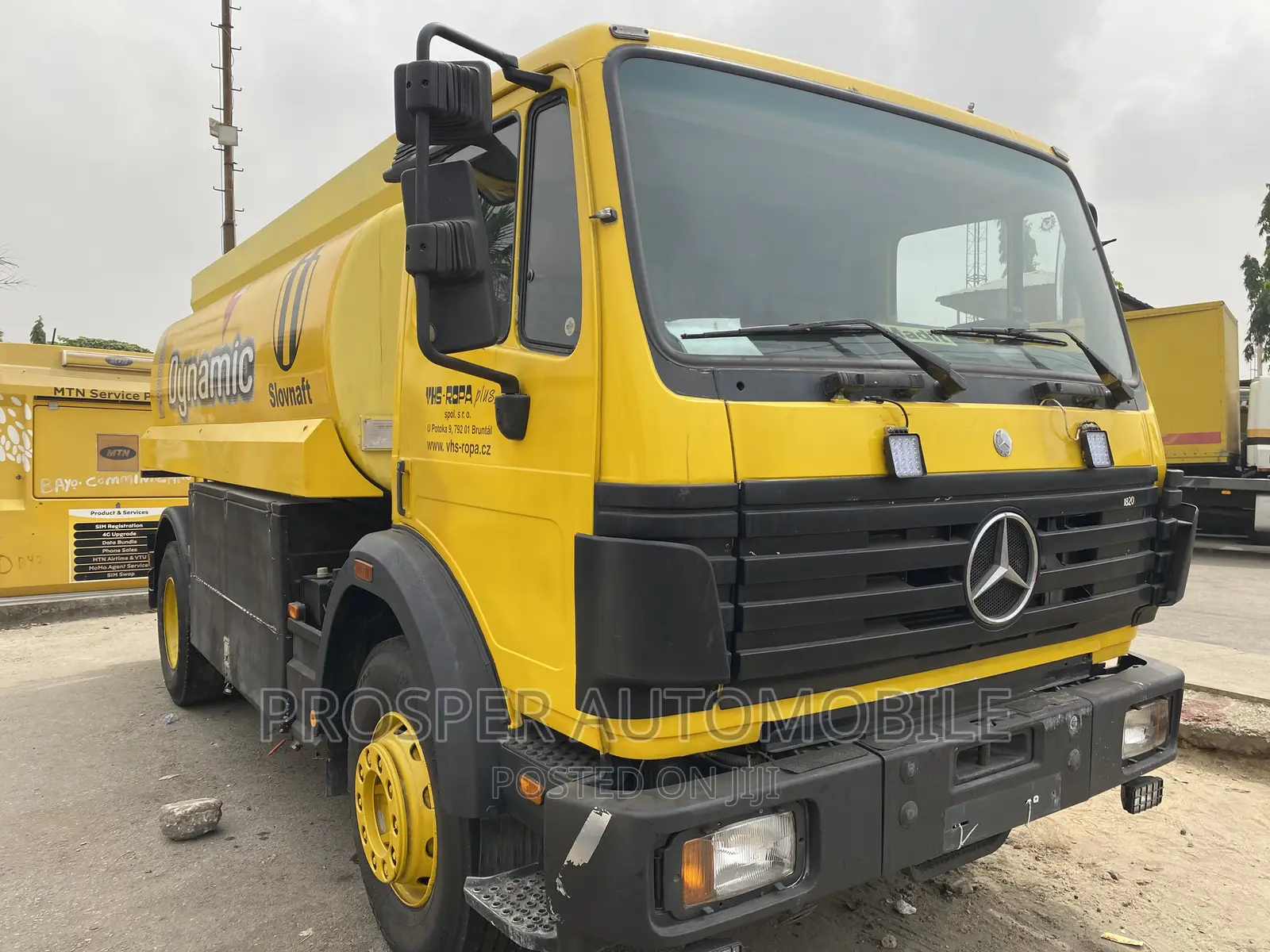 Yellow Benz Diesel Tank Truck