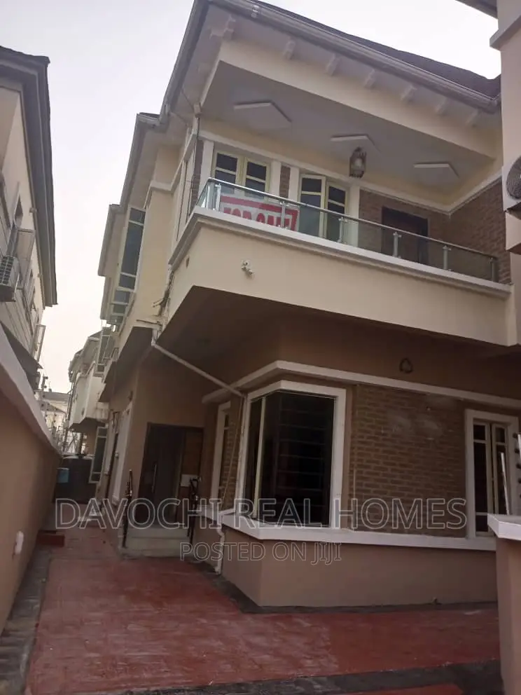 4bdrm Duplex in Ikota Villa Estate, Lekki for sale