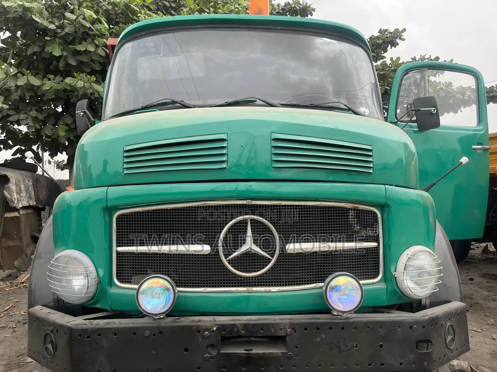 Mercedes-Benz 1513