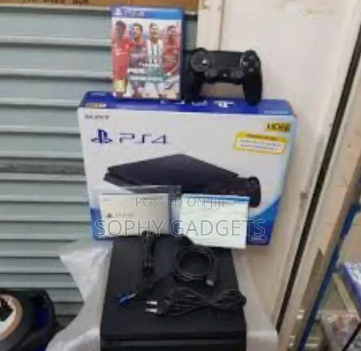 Playstation PS4 Fat 500GB UK Used With 2 Smart Pads