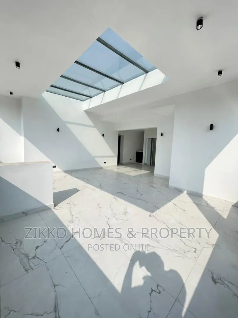 5bdrm Duplex in Lekki for sale
