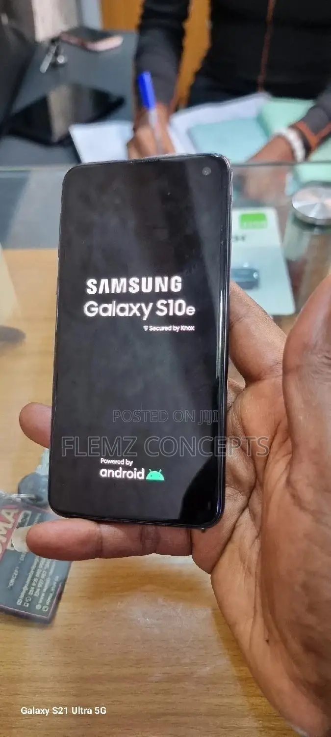 Samsung Galaxy S10e 128 GB Blue