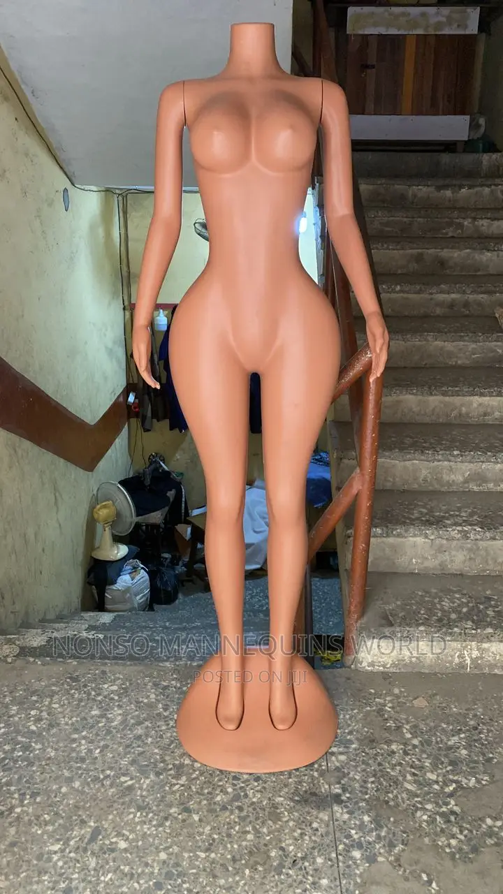 Plastic Big Hips Female Size 12 Display Mannequin