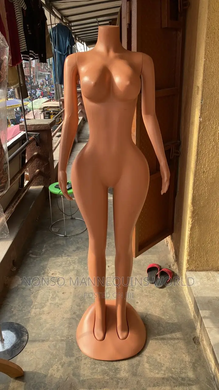 Plastic Big Hips Female Size 12 Display Mannequin