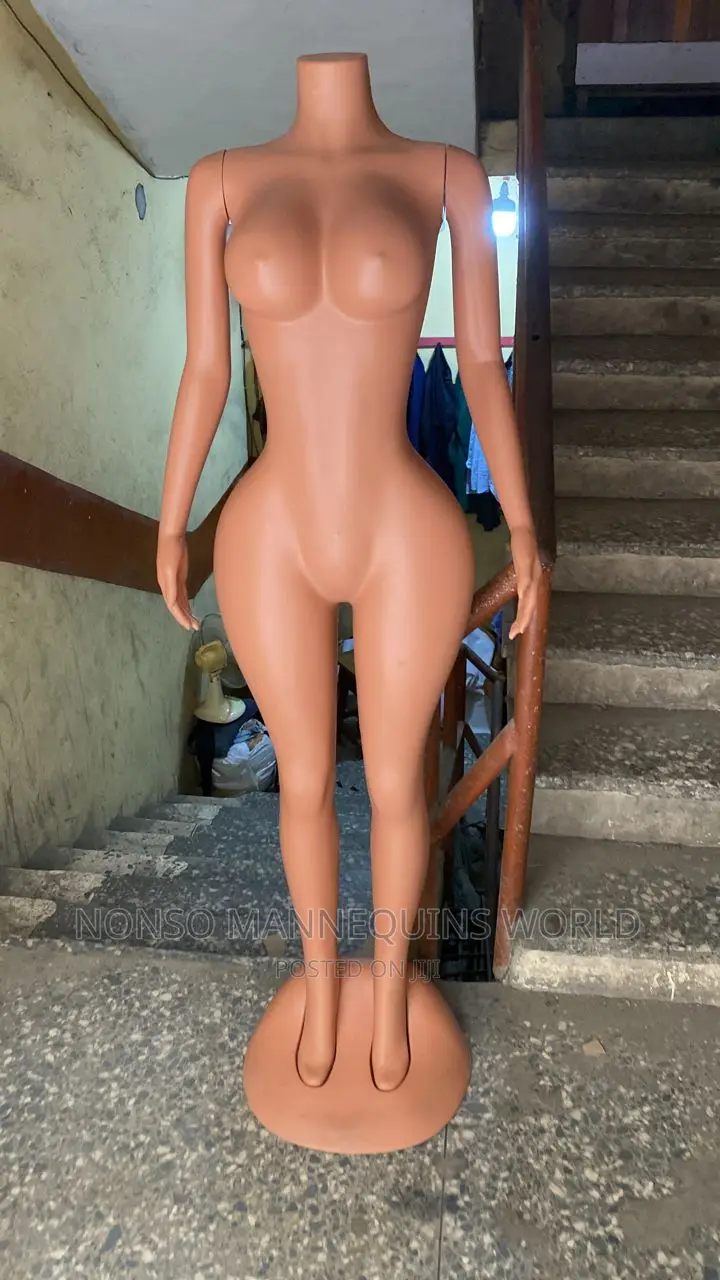 Plastic Big Hips Female Size 12 Display Mannequin