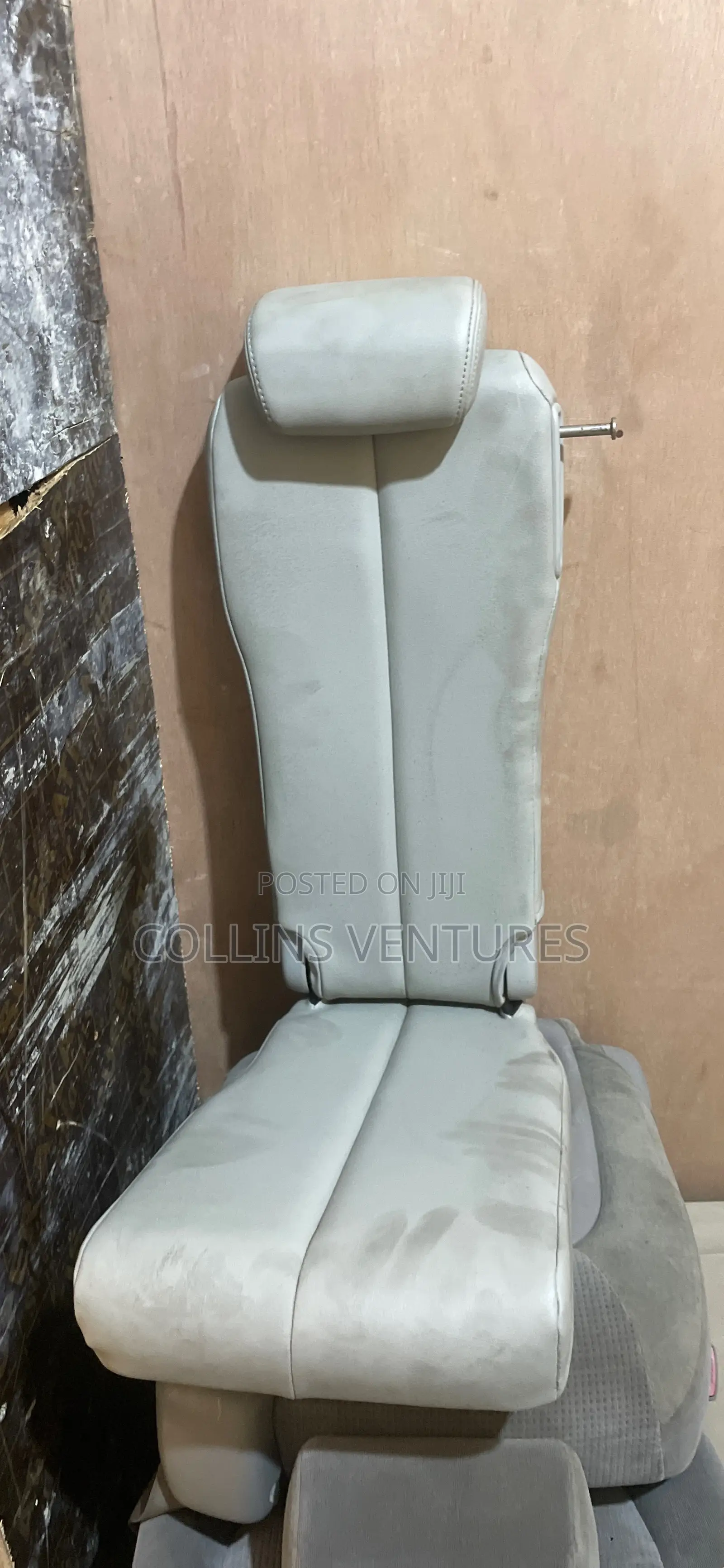 Small Middle Seat Toyota Sienna 2013-18 Available