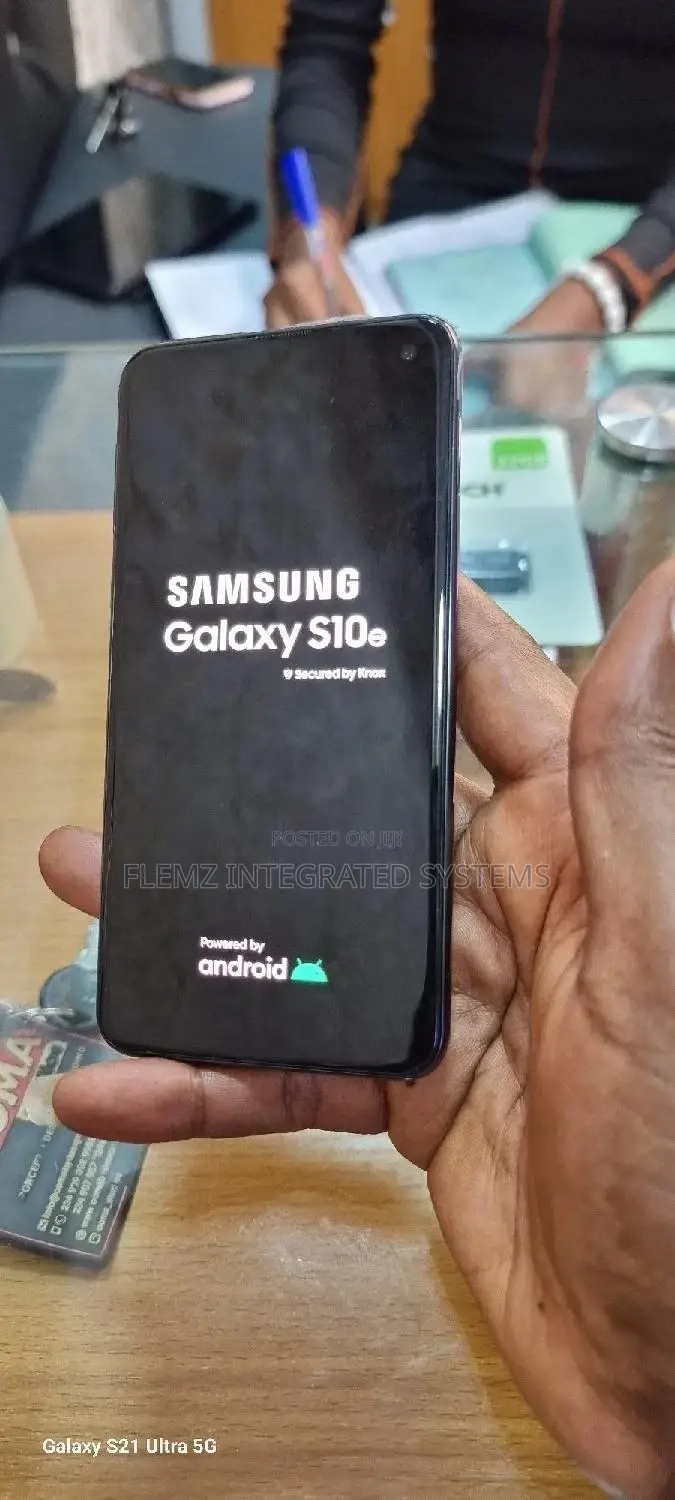 Samsung Galaxy S10e 128 GB Blue