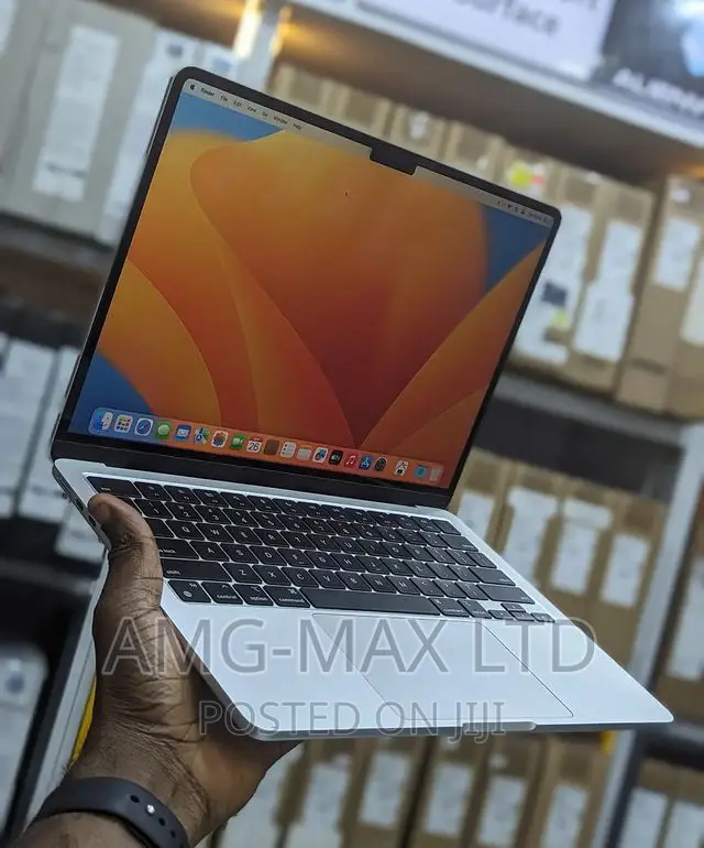 Laptop Apple MacBook Air 2022 M2 8GB Apple M2 SSD 256GB