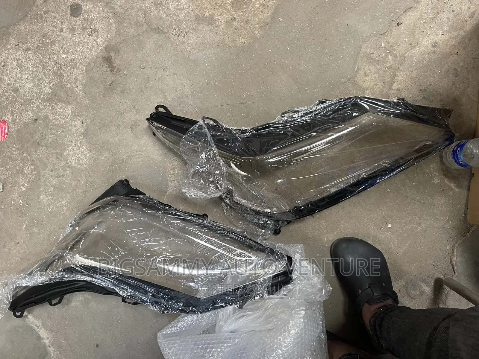 LX 570 2017/2020 Headlamp / Headlight Cover