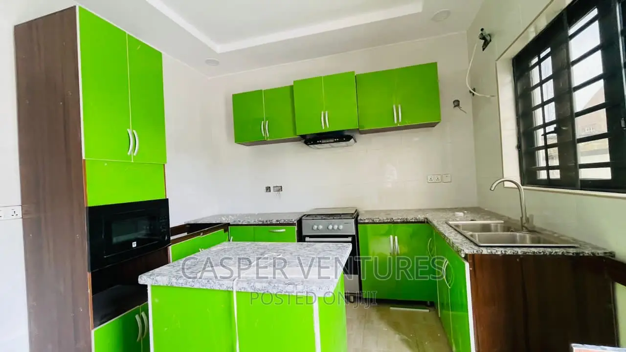 4bdrm Duplex in Ologolo for sale