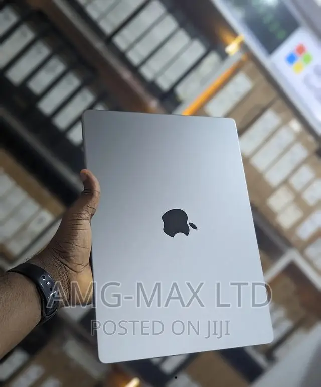 Laptop Apple MacBook Pro 2021 M1 16GB Apple M1 Pro SSD 512GB