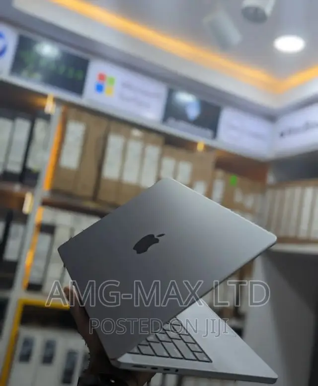 Laptop Apple MacBook Pro 2021 M1 16GB Apple M1 Pro SSD 1T