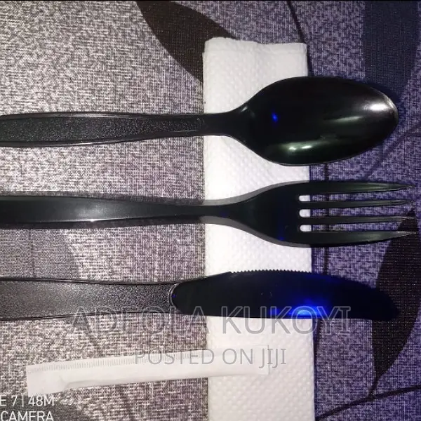 1000pcs of Set of Black Cutlery