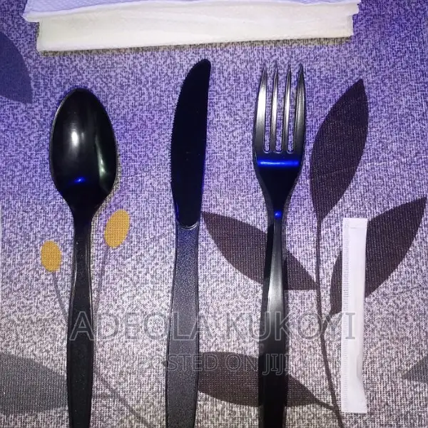 1000pcs of Set of Black Cutlery