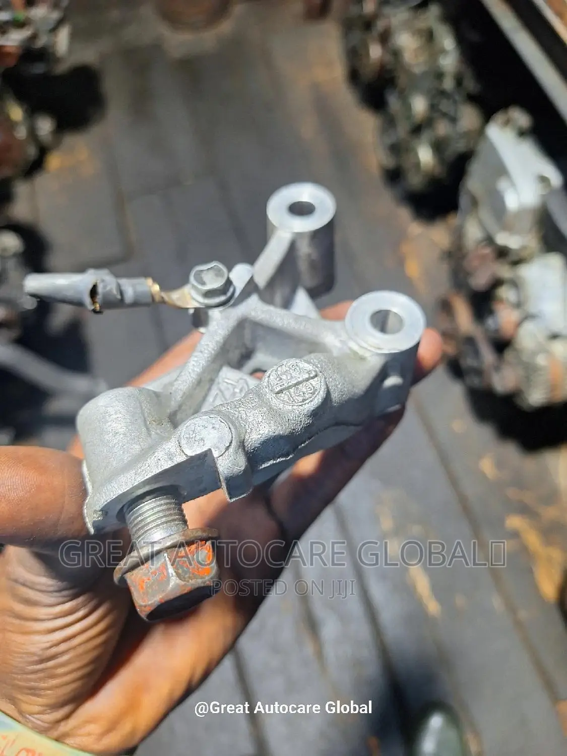 Upper Left Engine Seat Hanger for 2016-2022 Acura MDX