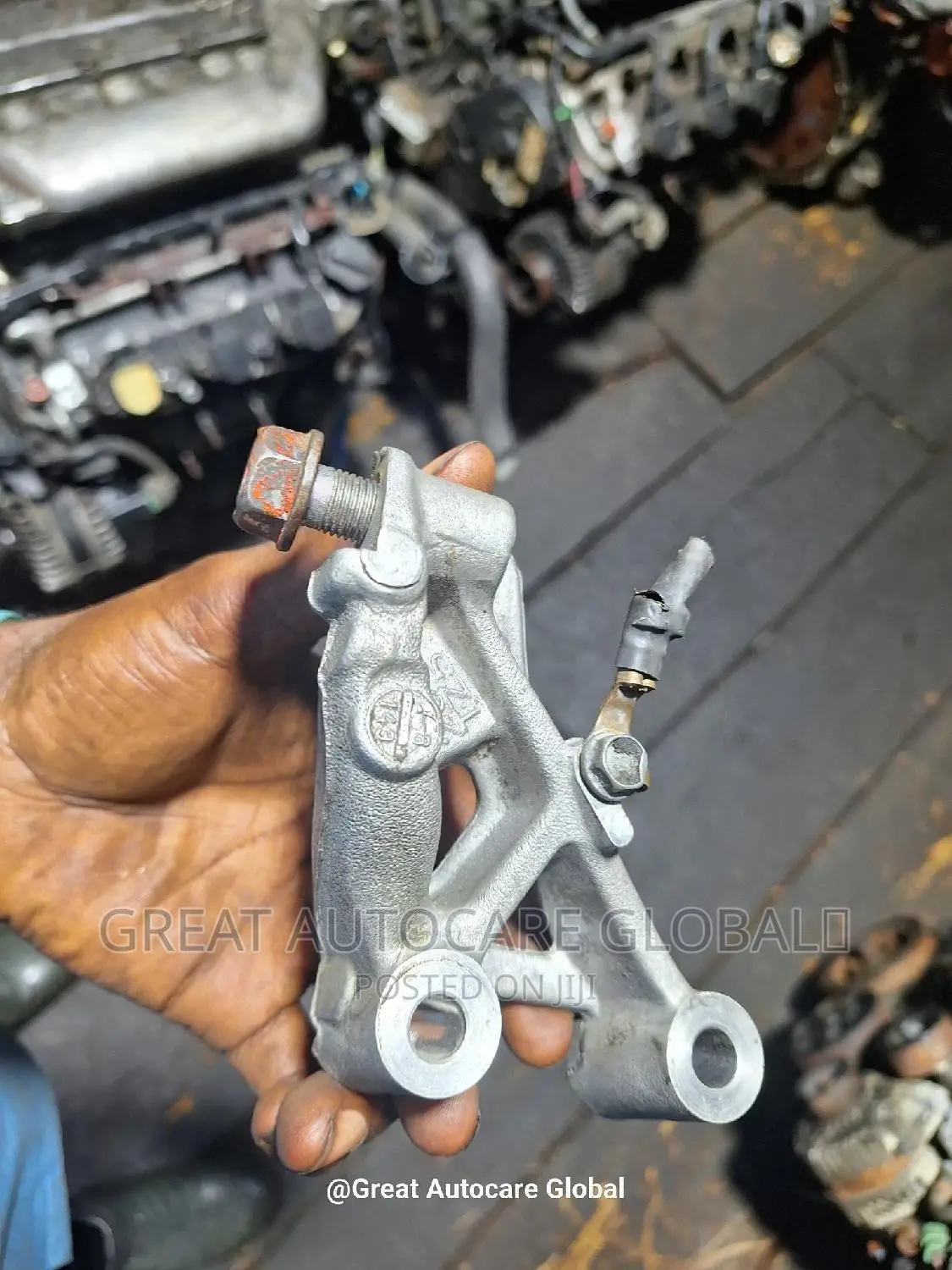 Upper Left Engine Seat Hanger for 2016-2022 Acura MDX