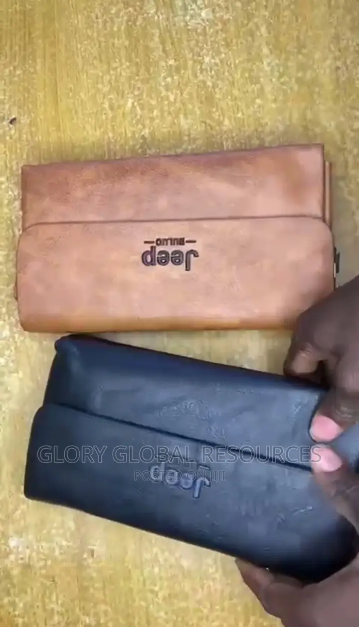 Jeep Buluo Luxury Large Capacity Leather Men’S Cluth Bag