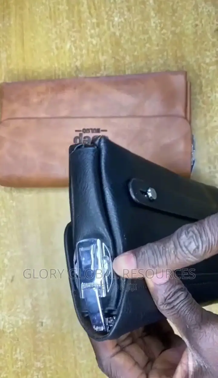 Jeep Buluo Luxury Large Capacity Leather Men’S Cluth Bag