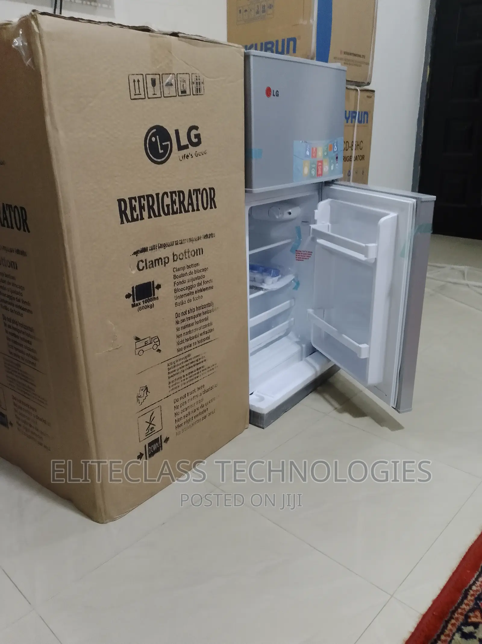 LG Gc-141 Is a Double-Door Refrigerator