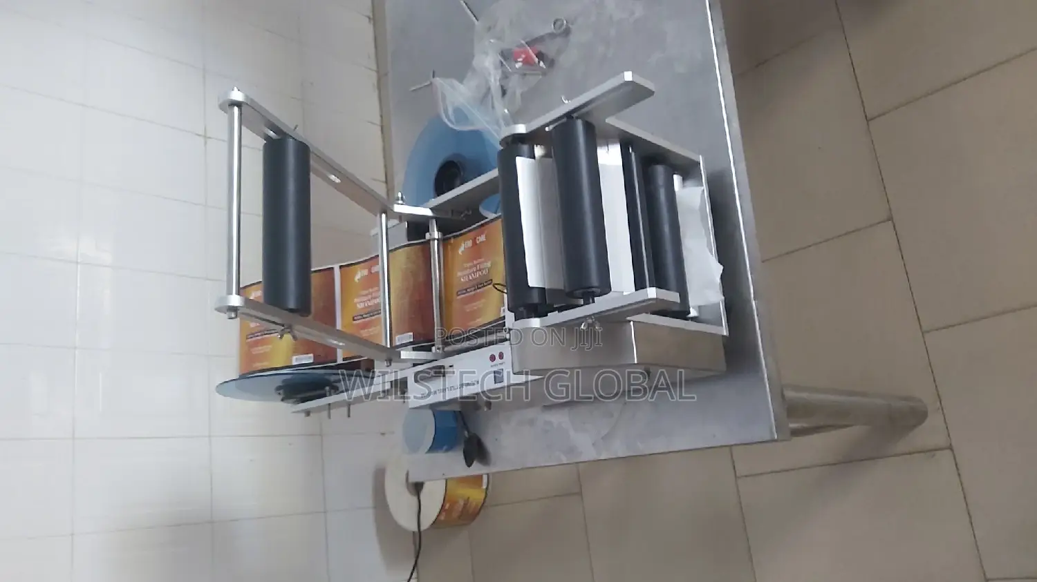 Round Bottle Labelling Machine