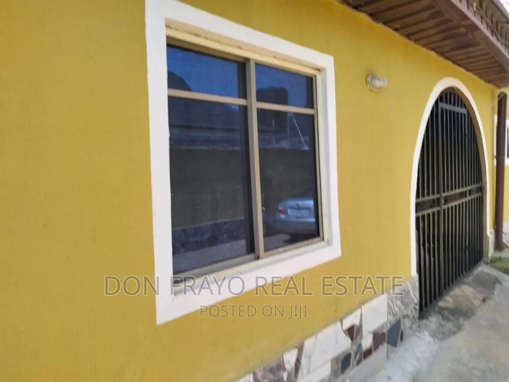 8bdrm Block of Flats in Ishefun, Ayobo for sale