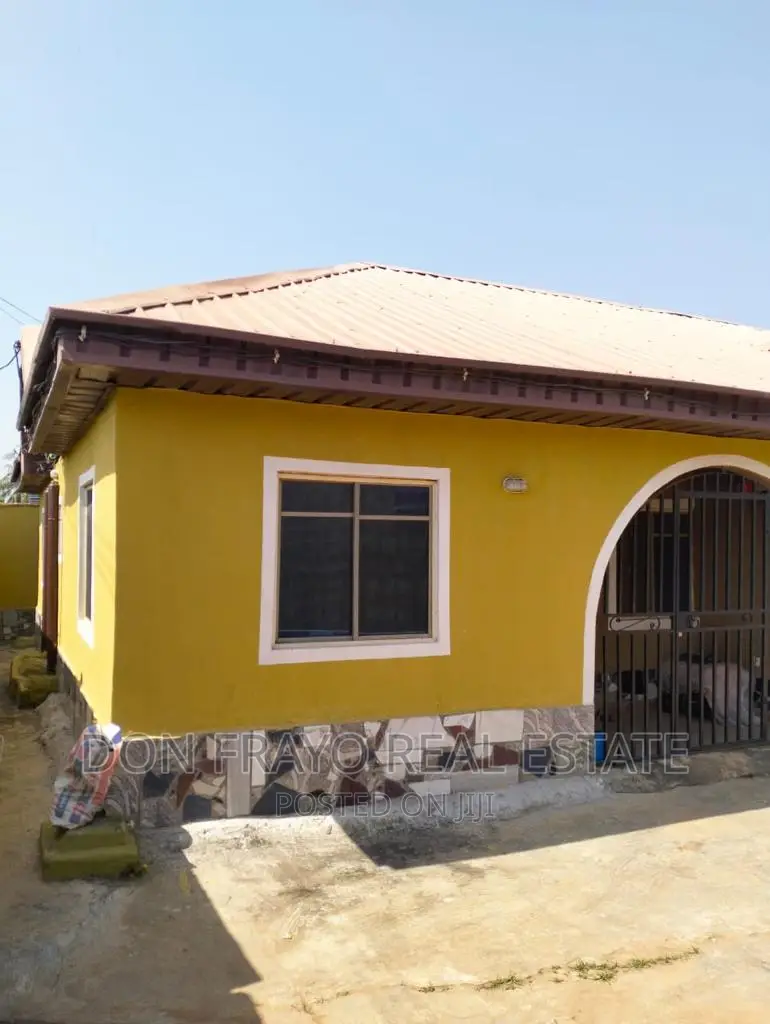 8bdrm Block of Flats in Ishefun, Ayobo for sale