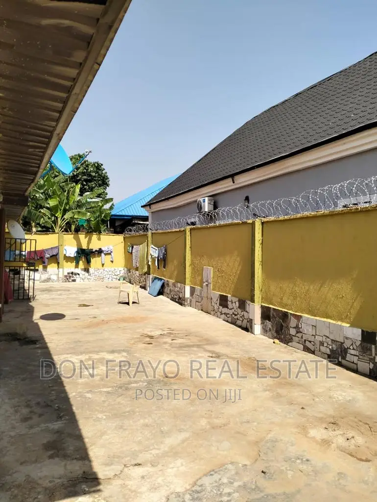 8bdrm Block of Flats in Ishefun, Ayobo for sale