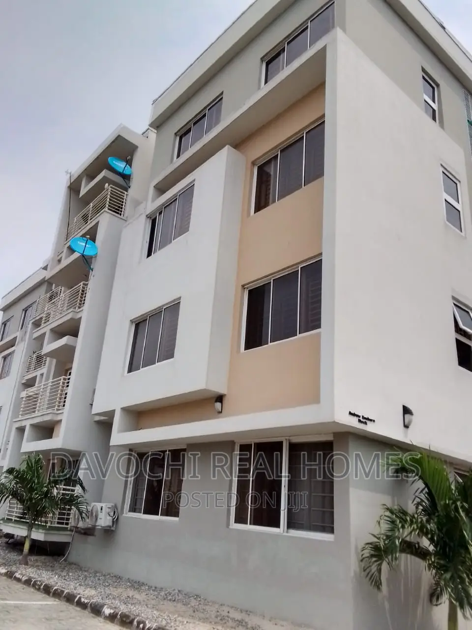 3bdrm Apartment in Chevron, Lekki for rent