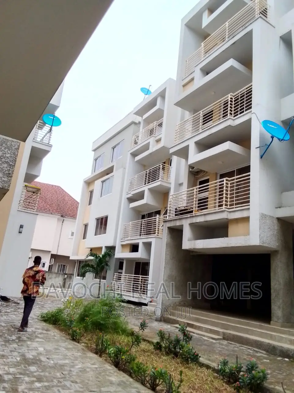 3bdrm Apartment in Chevron, Lekki for rent