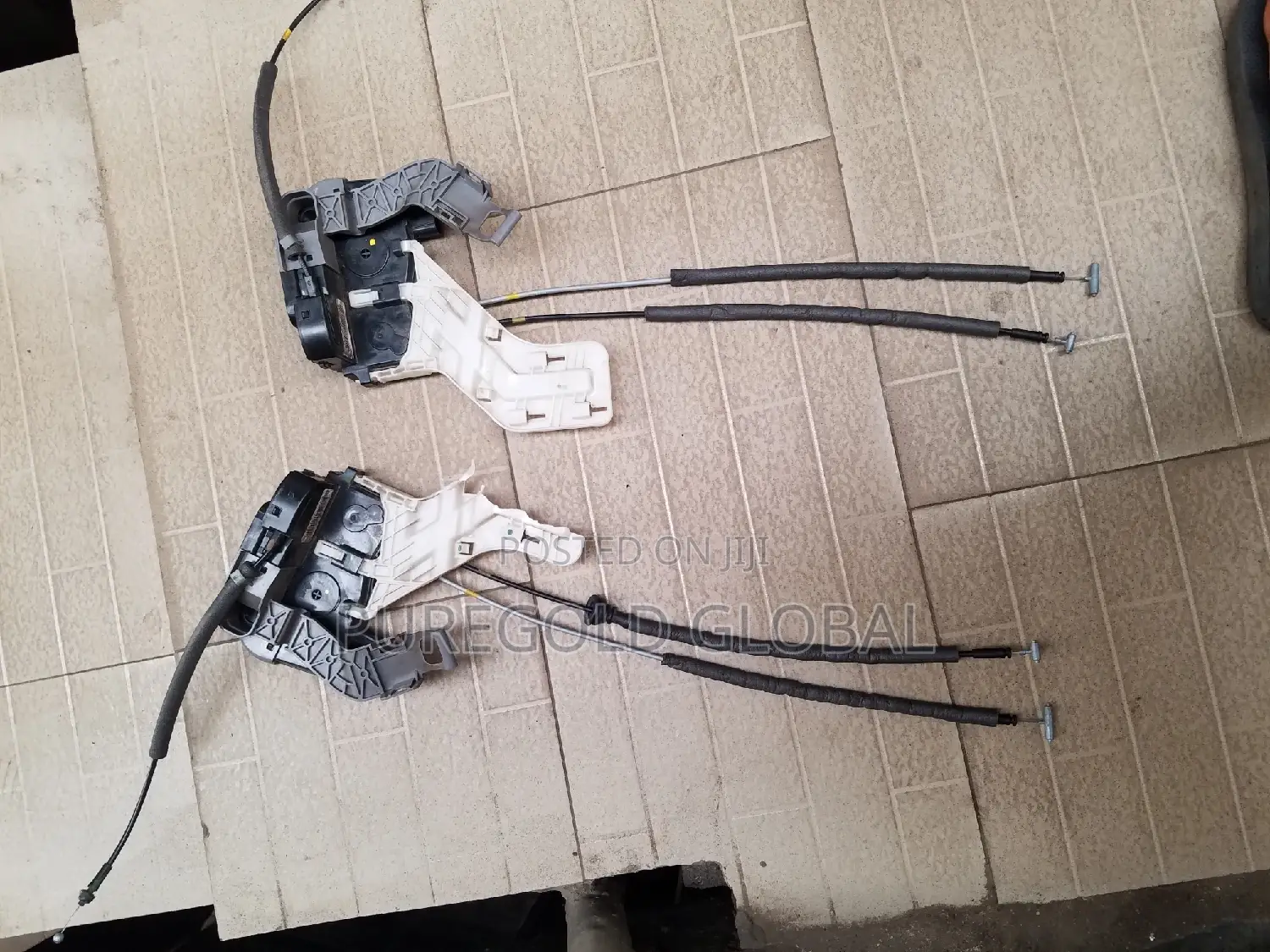 Sonata 2011 and 2013 Door Catchers