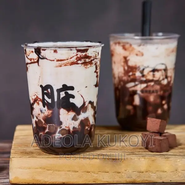 A Pack of 1000pcs of U- Shape 16oz Smoothie Cup