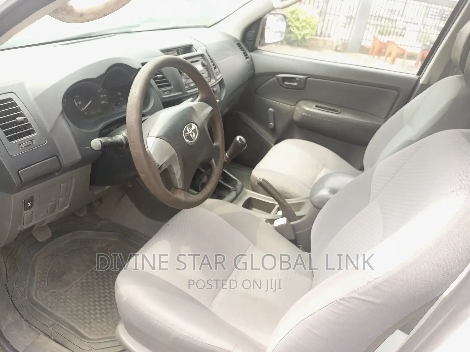 Toyota Hilux WORKMATE 4x4 2014 White