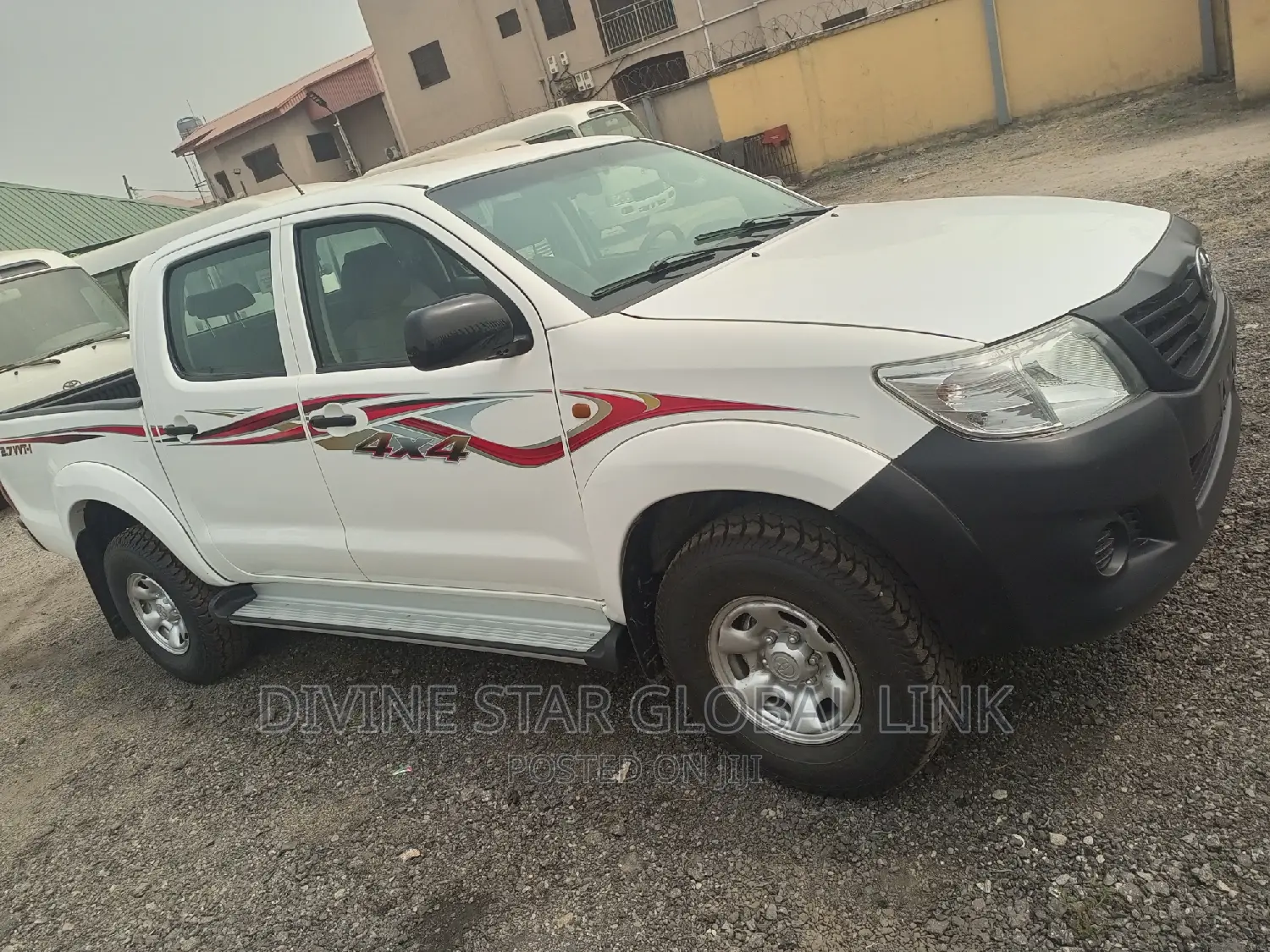 Toyota Hilux WORKMATE 4x4 2014 White