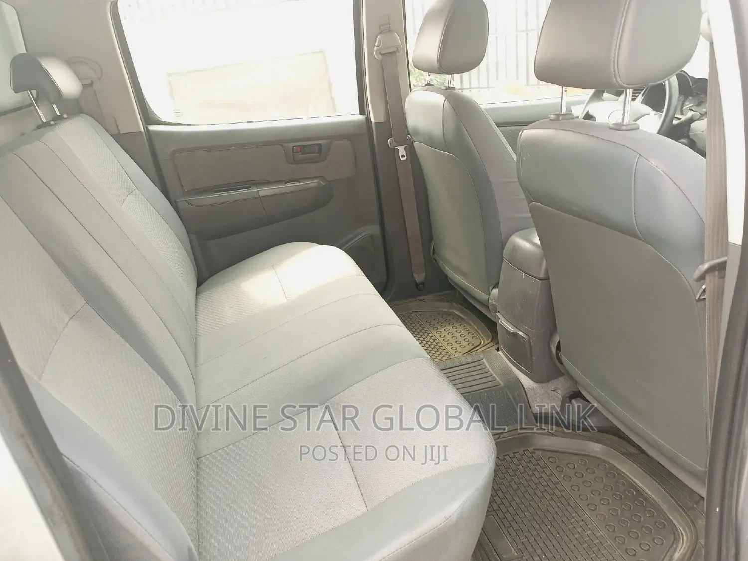 Toyota Hilux WORKMATE 4x4 2015 White