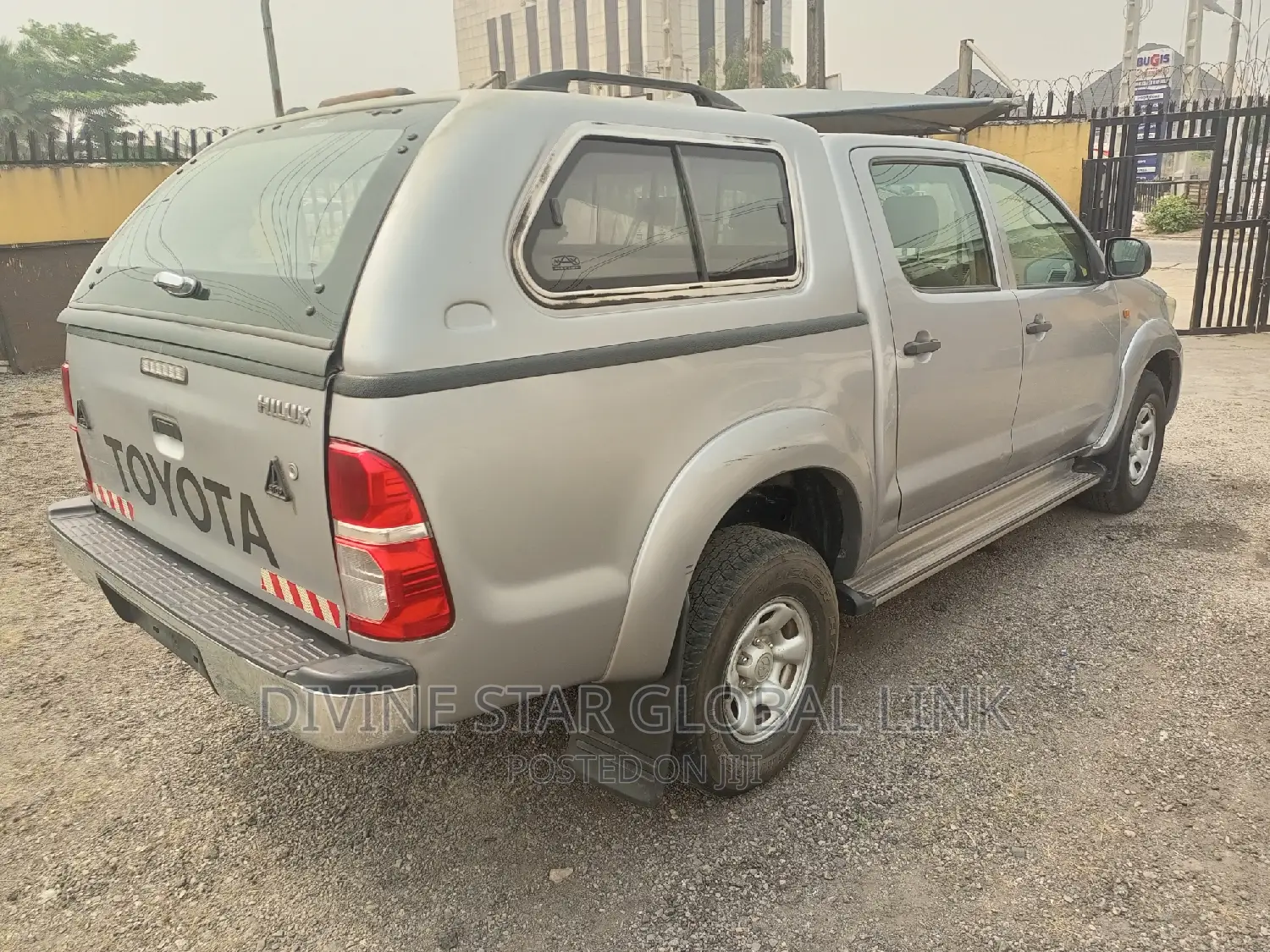 Toyota Hilux WORKMATE 4x4 2015 White
