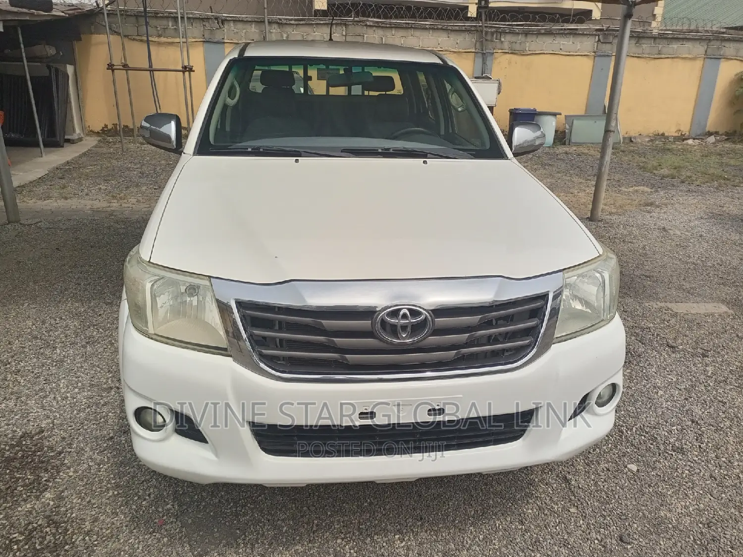 Toyota Hilux WORKMATE 2015 White