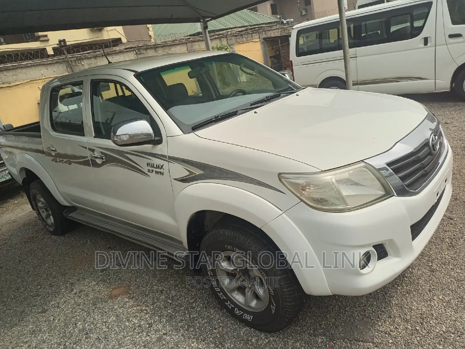 Toyota Hilux WORKMATE 2015 White
