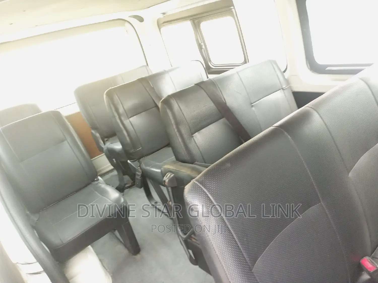 Toyota HiAce 2011 White