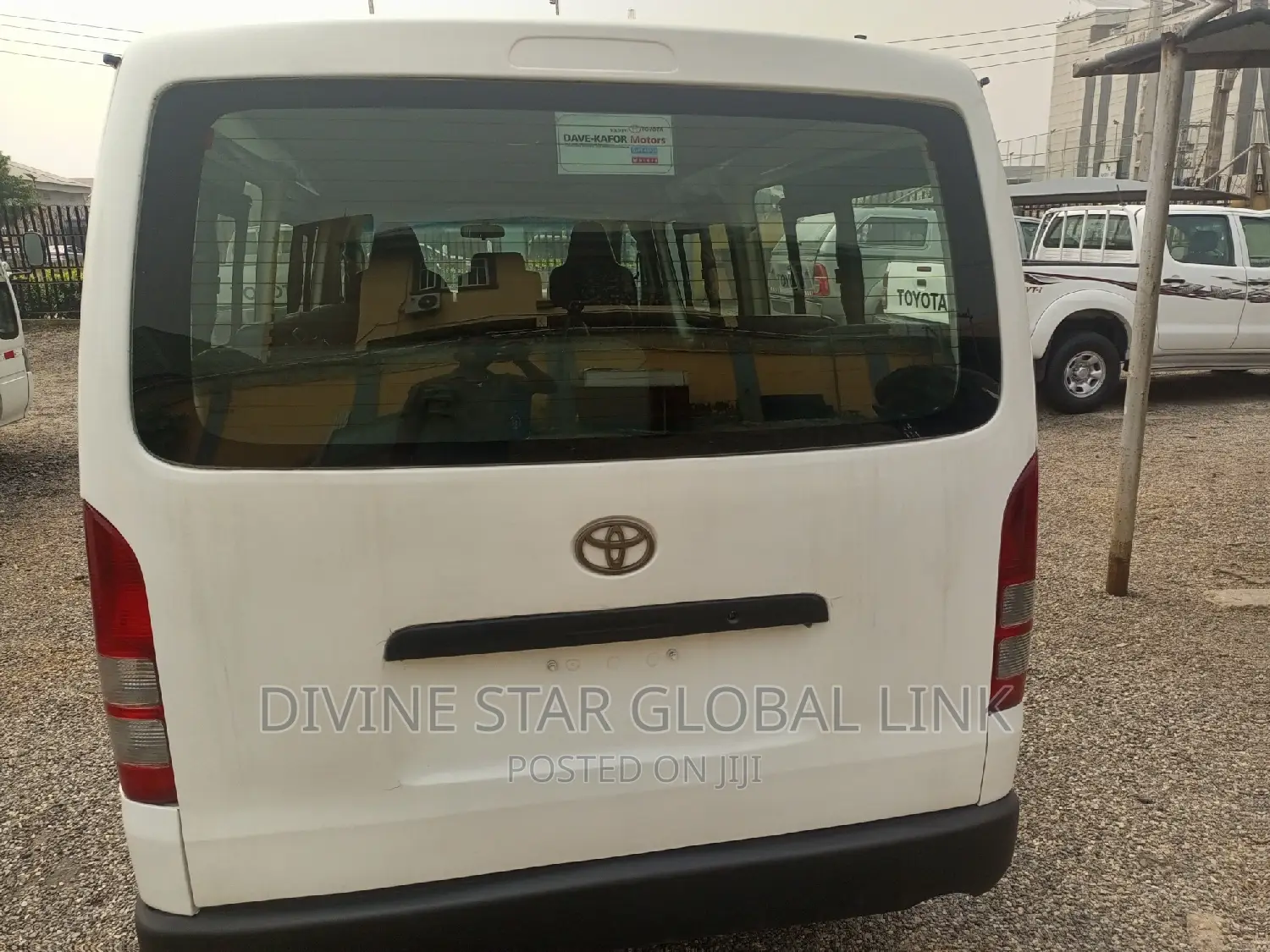 Toyota HiAce 2011 White