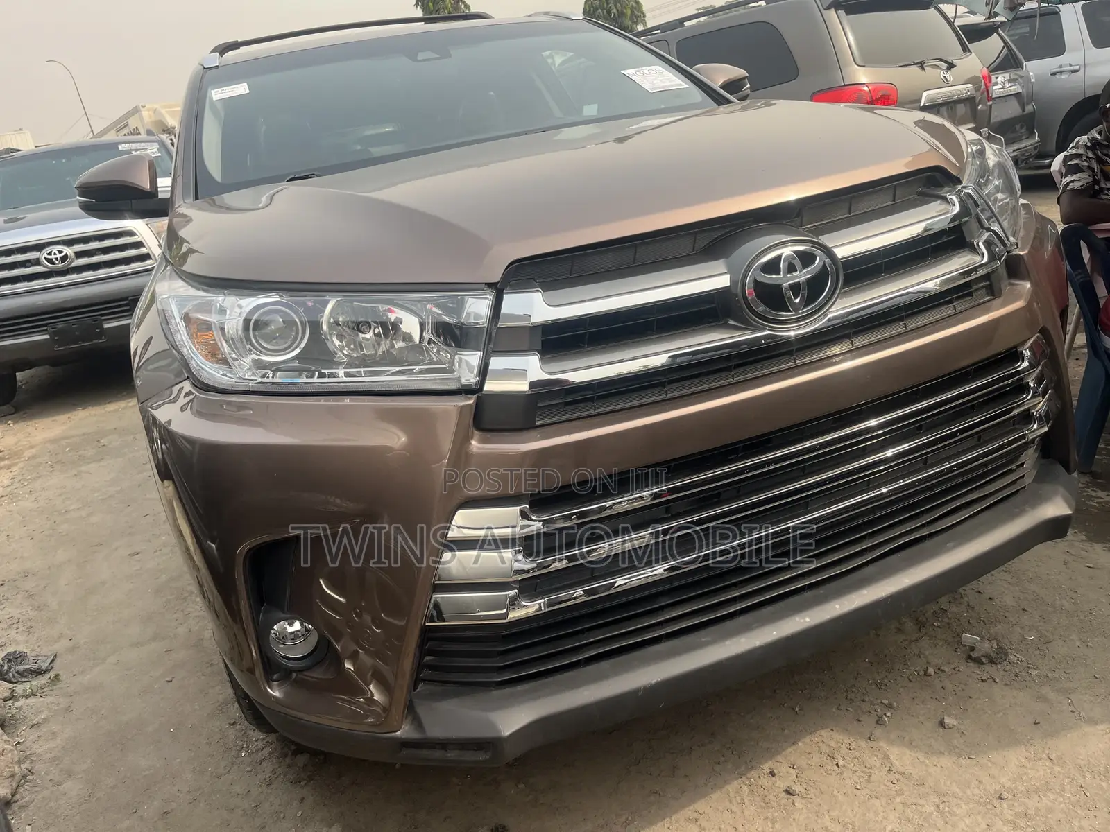Toyota Highlander 2018 Brown