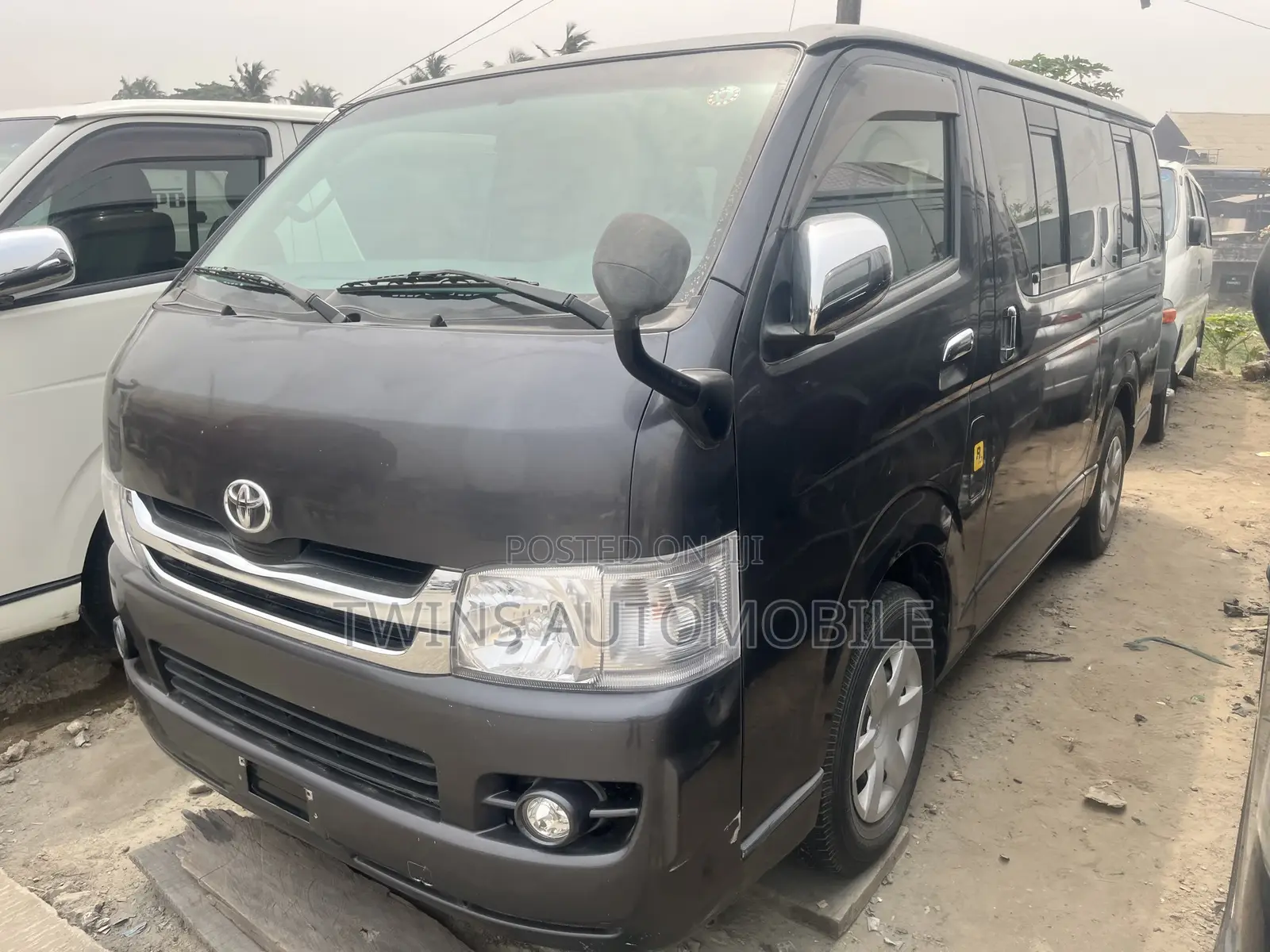 Toyota HiAce 2012 Grey