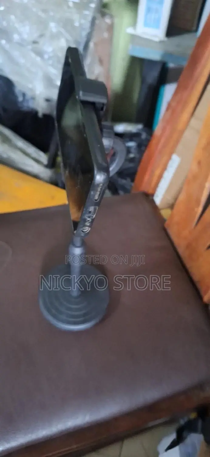 Adjustable Desktop Phone Stand – Heavy Base