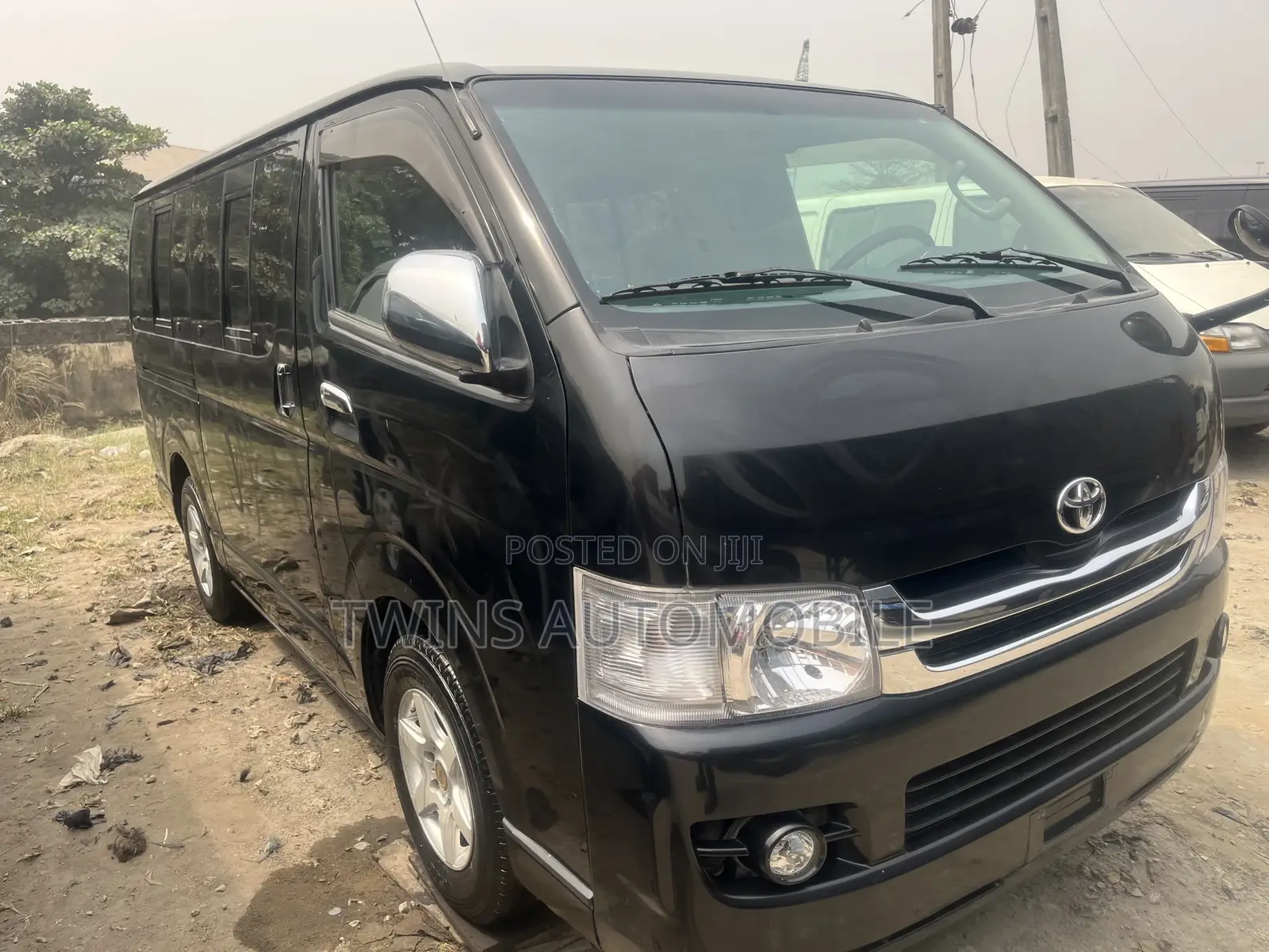 Toyota HiAce 2012 Black
