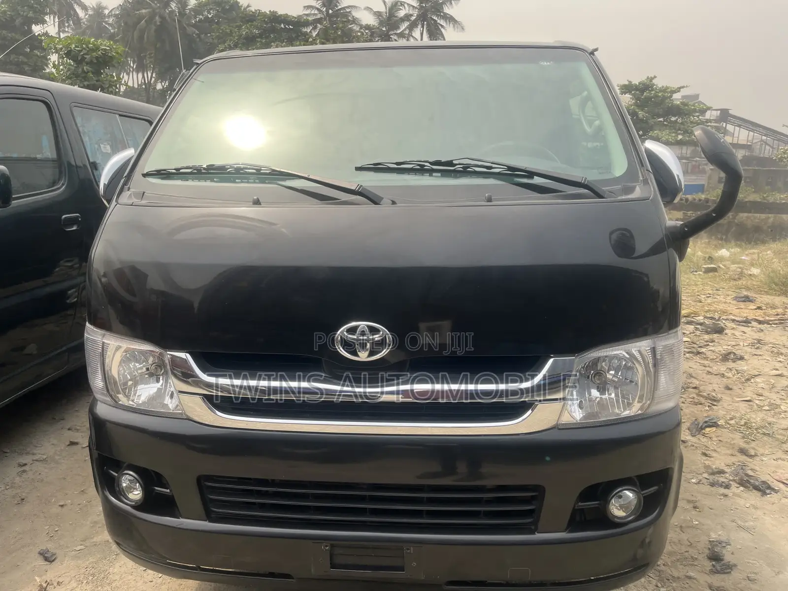 Toyota HiAce 2012 Black