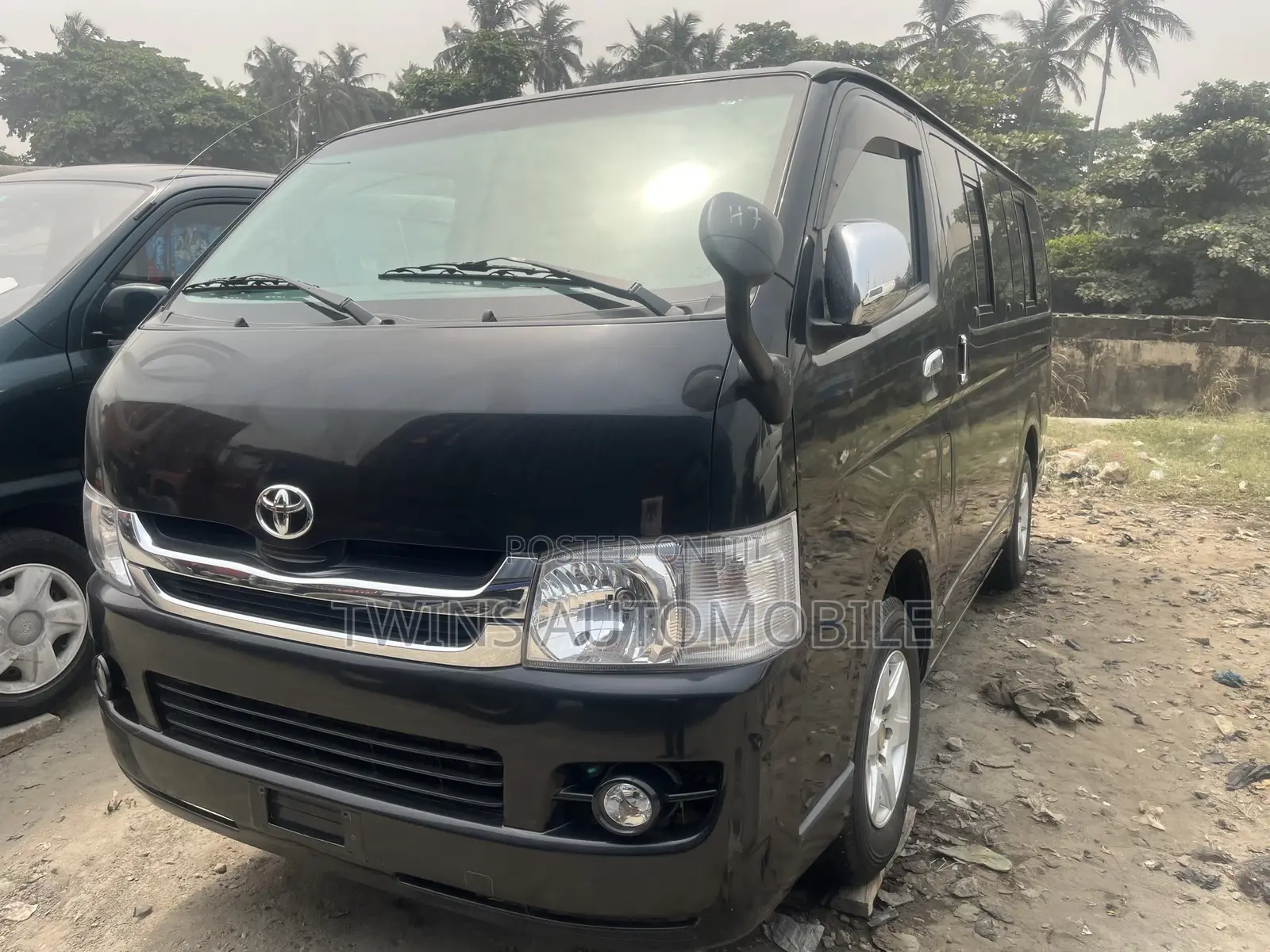 Toyota HiAce 2012 Black