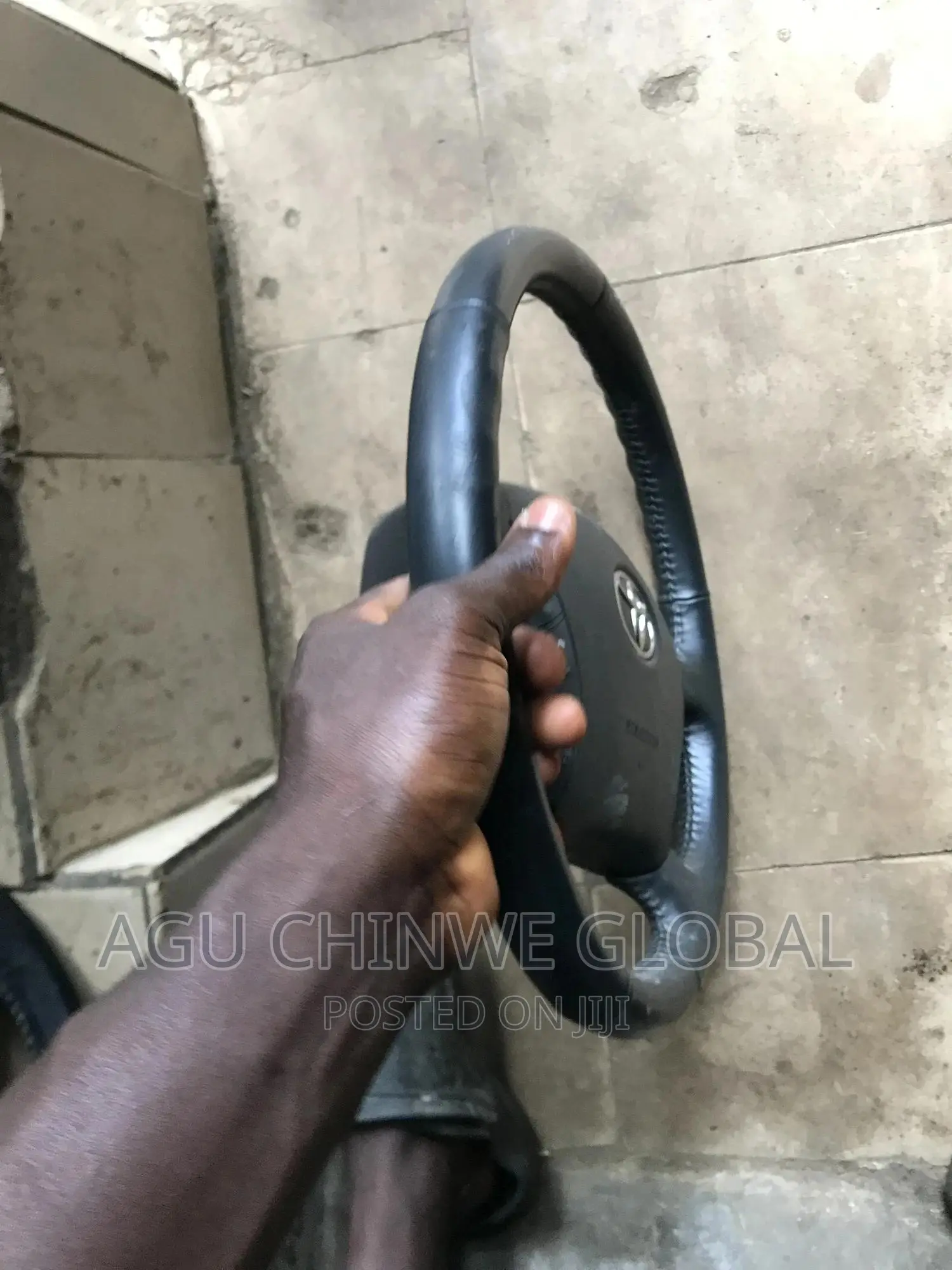 Highlander Steering Wheel and Airbag.