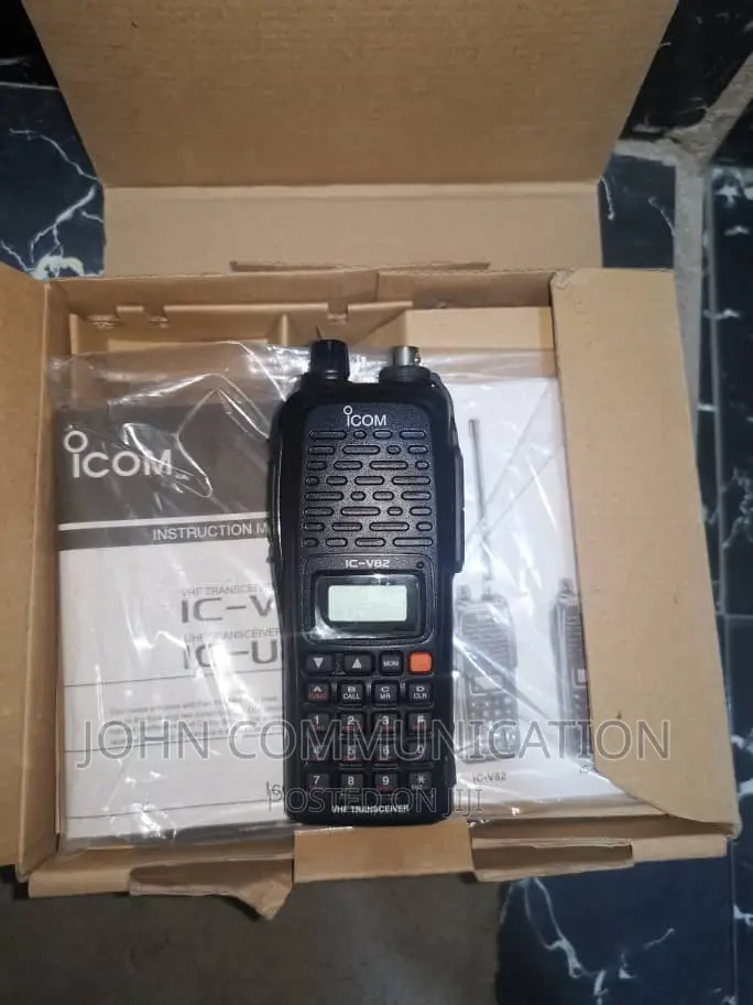 Icom Ic-V82 VHF Walkie-Talkie Radio