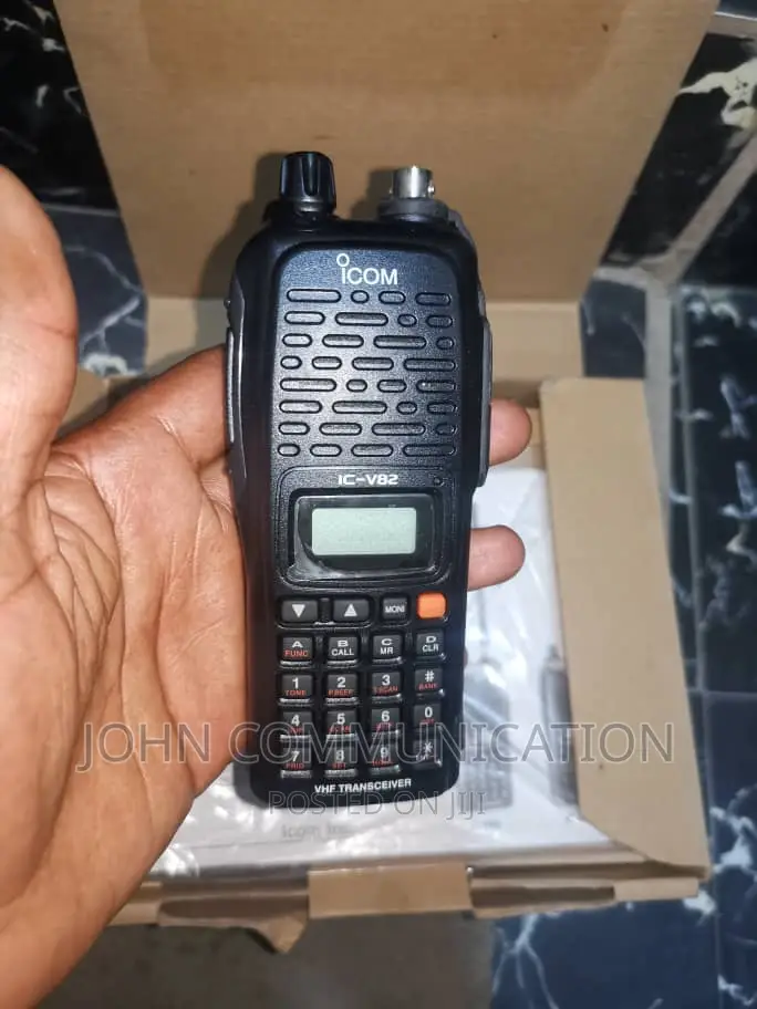 Icom Ic-V82 VHF Walkie-Talkie Radio